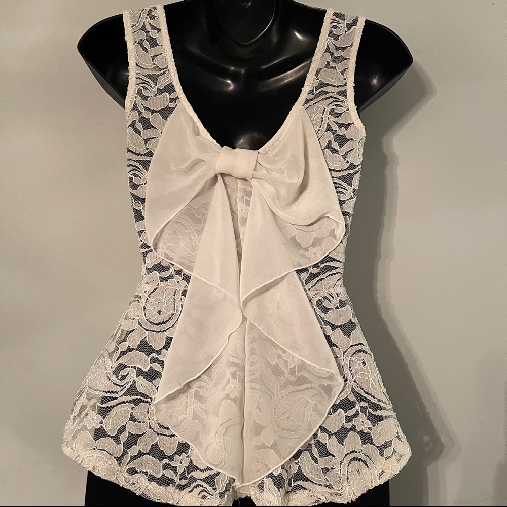 Gorgeous lace crop top